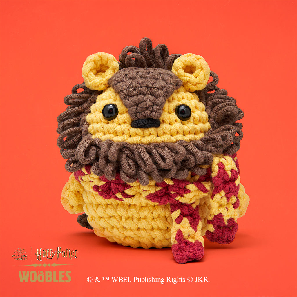 Tiny Gryffindor™ Scarf Crochet Kit | The Woobles - Image 2